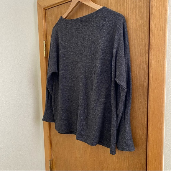 BANANA REPUBLIC • Charcoal Gray Long Sleeve Top with Sleeve Detail - Size S - Picture 9 of 11